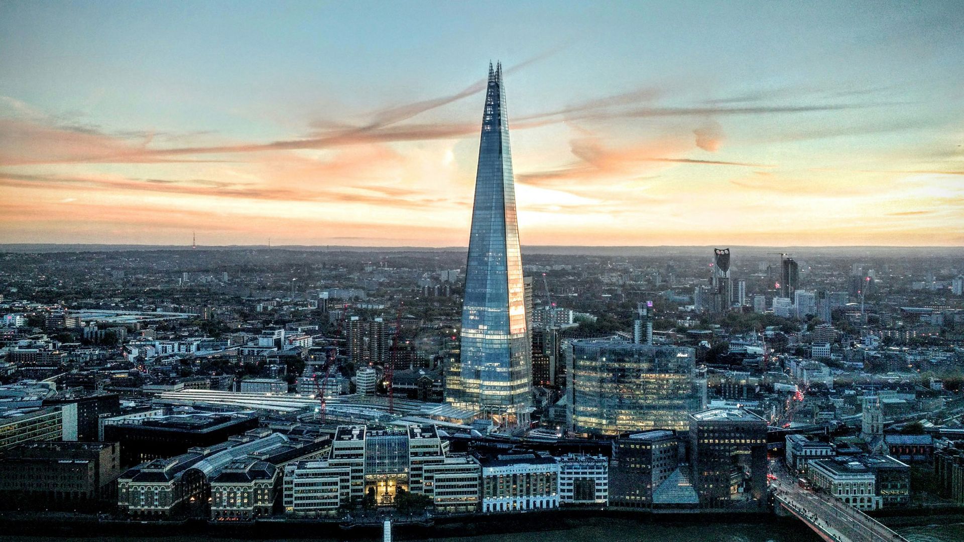 This is a picture of the skyline of London featuring the Shard High-rise building. This building is classed as a High Risk Building under the new Building Safety Act and is subject to the Building Safety Regulator regulations.
